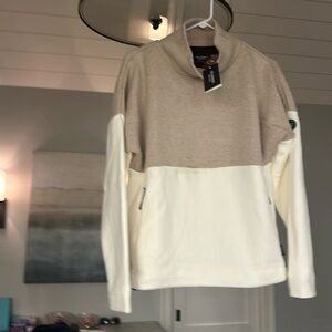 Holebrook Women’s Funnel Neck Pullover